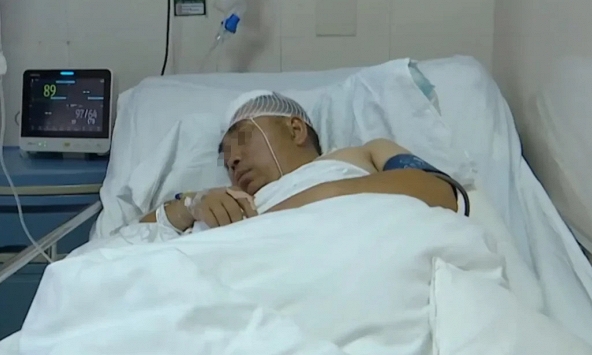 Người đàn ông mắc 3 bệnh ung thư cùng lúc vì thói quen 'giải tỏa căng thẳng' rất quen với nam giới Việt