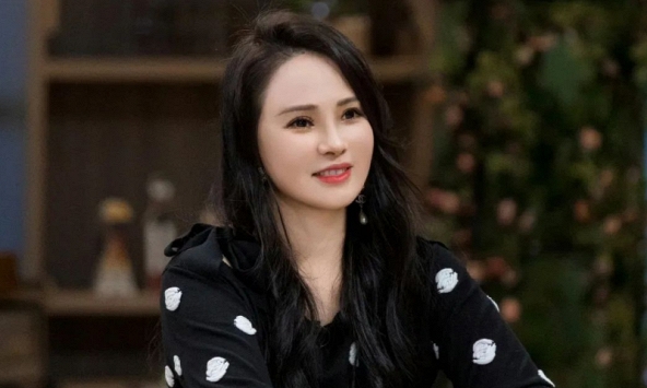 74 tuổi vẫn xách vali đi nhanh như gió: Bí mật phía sau trạng thái 'khí huyết dồi dào' của phụ nữ