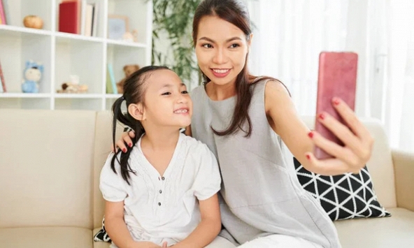 Cảnh báo tất cả phụ huynh về việc đăng ảnh con lên mạng