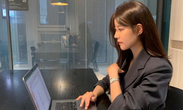 Đi học có thi cuối kỳ, đi làm có buổi đánh giá tái ký hợp đồng: Làm sao để không bị đánh rớt?