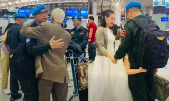 Cái ôm vội ở sân bay: Các chiến sĩ “mũ nồi xanh” tạm biệt gia đình, lên đường làm nhiệm vụ quốc tế