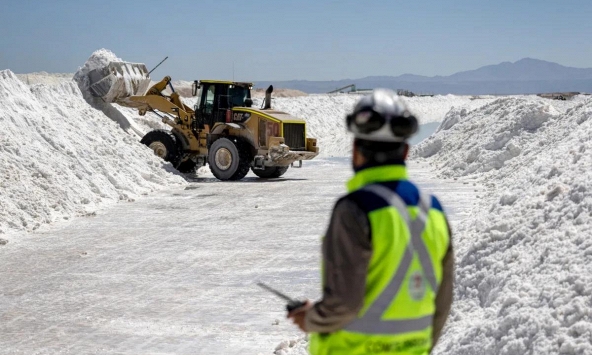 Kho báu trị giá 1.500 tỷ USD nằm trong một ngọn núi lửa cổ đại khiến Mỹ 'nửa mừng nửa lo'
