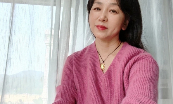 Lời than vãn trong bữa cơm và món quà bất ngờ của con trai giúp người mẹ U60 tìm lại chính mình