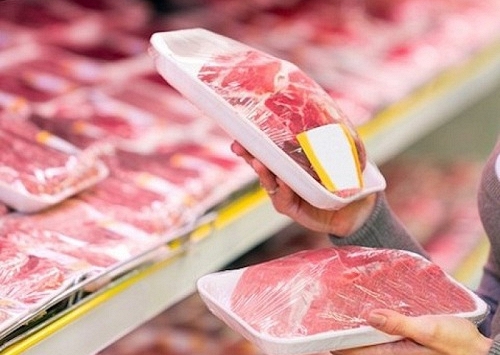 Thịt đóng khay nhìn giống nhau, nhưng người làm siêu thị chỉ chọn 1 kiểu