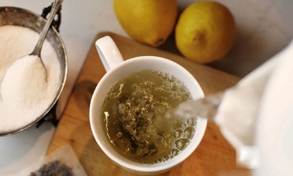 6 loại cốc tuyệt đối KHÔNG nên đựng nước nóng: Uống “nước ấm cho khỏe” nhưng coi chừng biến thành… uống độc mỗi ngày