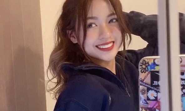 'Hot girl trứng rán' tự tin khoe làn da mộc mạc, nhan sắc thực sự cực mướt sau nhiều lần 'dìm hàng'!