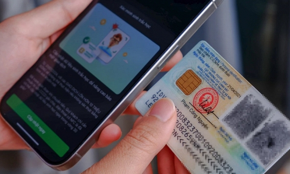 Những loại giấy tờ nào bị Vietcombank, VietinBank, Agribank, BIDV ngừng chấp nhận, sẽ bị khóa tài khoản ngân hàng 