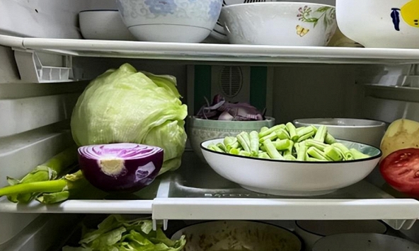 3 người một nhà cùng mắc ung thư gan, bác sĩ nói thẳng: 5 thực phẩm này để lâu trong tủ lạnh là 'hại cho gan'