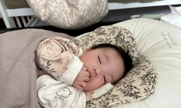 5 kiến thức nuôi con khoa học cha mẹ cần đưa để cho ông bà đọc