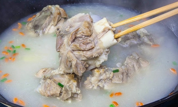 5 loại canh 'phá thận' nếu uống nhiều được bác sĩ cảnh báo, 2 món đầu rất quen với người Việt, có thể gây ngừng tim