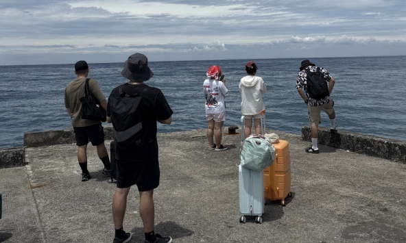 Nghỉ xuyên 9 ngày từ Giỗ Tổ Hùng Vương đến 30/4 - 1/5: Lịch trình vui chơi đã chốt, giờ chỉ chờ sếp 'oke em'