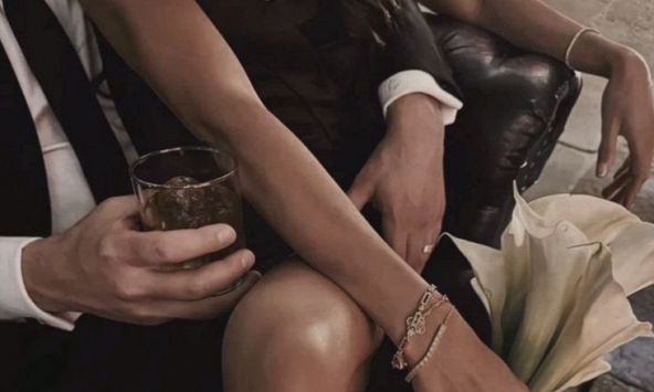 'Ông ăn chả bà ăn nem': Thú nhận ngoại tình ngang ngược của cô vợ bị phản bội 3 lần khiến hội chị em không thể ngồi yên