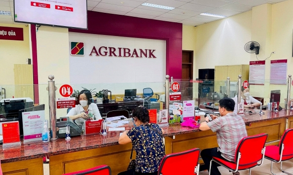 Từ hôm nay, khách hàng Agribank rút tiền, chuyển tiền có thay đổi