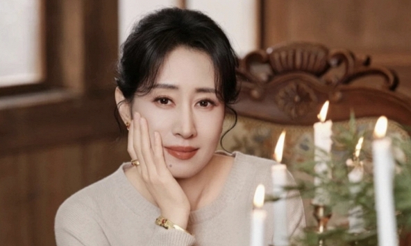 Bí kíp 'cốt lõi' đổi lấy hậu vận rực rỡ: Phụ nữ muốn có tiền, có quyền đừng vội học làm giàu, hãy xem các vụ lừa đảo trước!