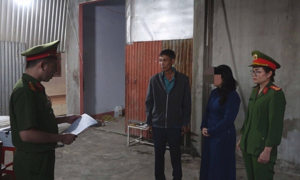 Ra quyết định khởi tố chủ cơ sở sản xuất Võ Thị Ngọc Ánh SN 1974