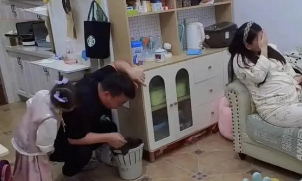 Vợ mang thai 8 tháng, chồng ốm nghén suốt 5 tháng: Sút hơn 10kg, vợ cười không ngớt