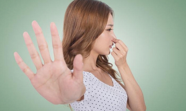 Ngoài chuyện vệ sinh, đây mới là lý do khiến nhiều người có “mùi người già”: Có người đến khi bị cháu nói thẳng mới giật mình