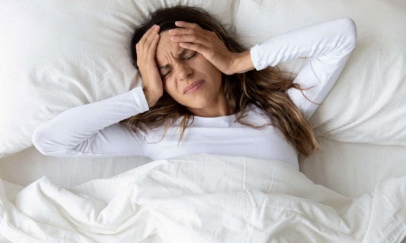 Tăng cân bất thường dù ăn rất ít, người phụ nữ nghe lời bác sĩ kiểm tra camera: “Sốc nặng khi phát hiện những gì diễn ra mỗi đêm”