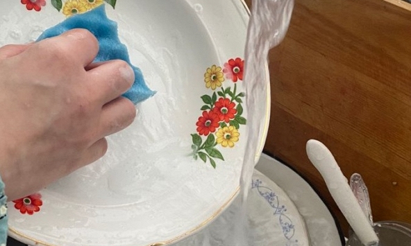 Trong nhà có 4 loại bát đĩa này nên vứt bỏ ngay! Đừng để cả nhà âm thầm 'nuốt độc'