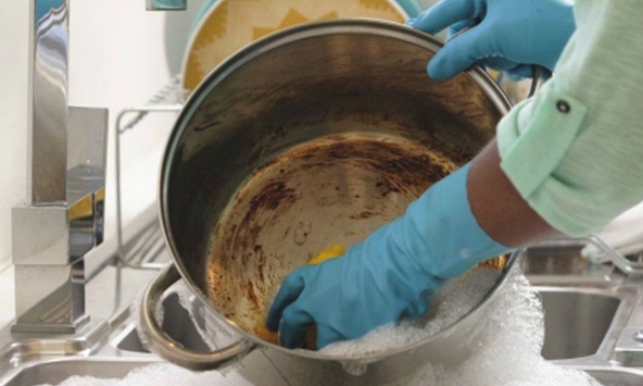 3 loại nồi, chảo tiếc mấy cũng vứt ngay nếu không muốn phá vị món ăn, nuốt vào độc tố