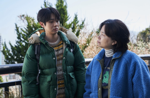 'Đếm ngày xa mẹ' dẫn đầu phòng vé Việt với doanh thu ấn tượng sau hai ngày chiếu sớm 