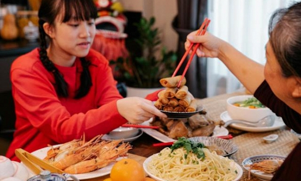 Sáng nào cũng tự nấu ăn cho gia đình, một gia đình 3 người đều bị ung thư tuyến tụy: Bác sĩ cảnh báo đừng mua loại thịt này