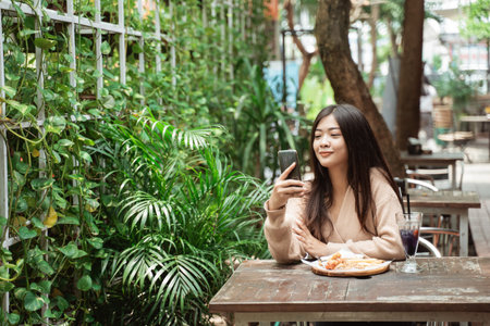 Thường xuyên gửi 1 tin nhắn 9 từ tới người quen cũ, tôi nhận lại được thứ không ngờ