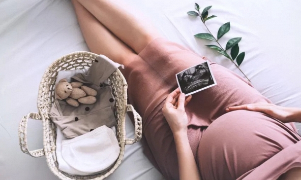 Vì sao mùa xuân là thời điểm VÀNG để mang thai? 