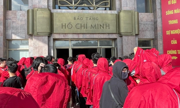 Bức ảnh 'sinh viên Bách khoa Hà Nội tham gia đấu trường Squid Game': Người chụp nói bối cảnh