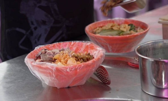 Nhiều người đang đựng thức ăn vào thứ chứa chất gây ung thư nhóm 1, tồn tại tới 92 năm vẫn chưa phân hủy hết