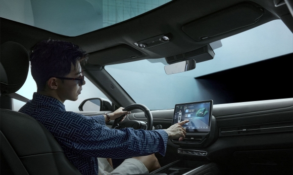 VF 7 - Mẫu SUV chiều lòng gia đình trẻ: Thỏa đam mê xê dịch, vẫn dư dả tài chính