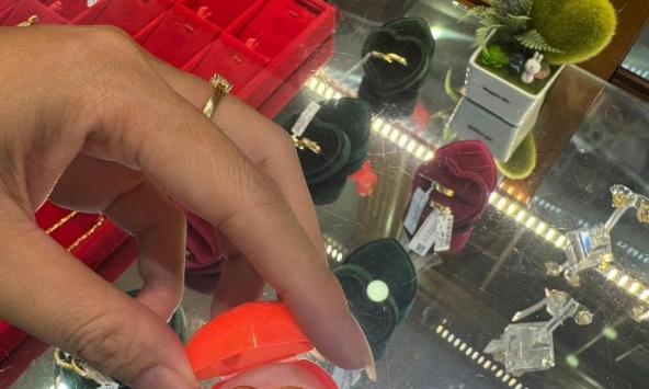 'Bạn mừng cưới 1 chỉ vàng từ 2015, giờ vàng tăng gấp 3, chỉ khổ người giờ phải mừng lại trả nợ bạn như tôi'