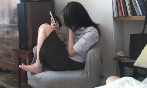 Bị mẹ mắng 'con có còn là con người không” vì không nghe điện thoại: Phụ huynh bạo lực ngôn từ, con cái vẫn không được hỗn?