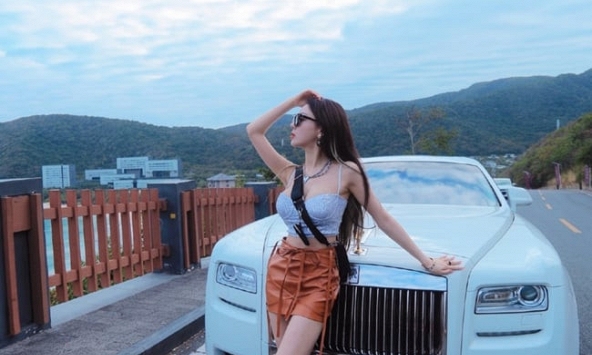 Yêu nữ hàng hiệu đời đầu 'quậy đục nước' giới thượng lưu Trung Quốc, 'bị cấm sóng' vô thời hạn vì bất trị 