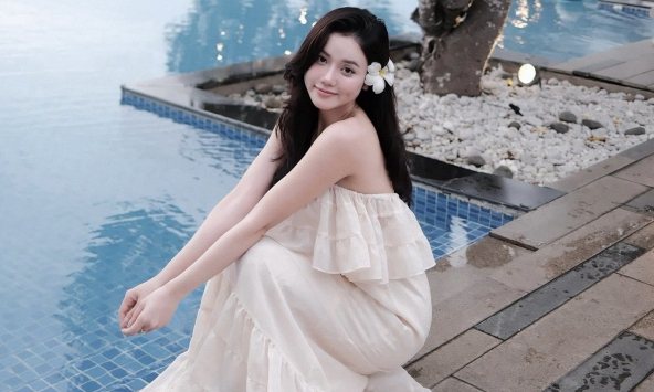 Hot girl Ý Nhi 'thả dáng' khoe đường cong mướt mắt, 'nữ thần bãi biển' là đây!