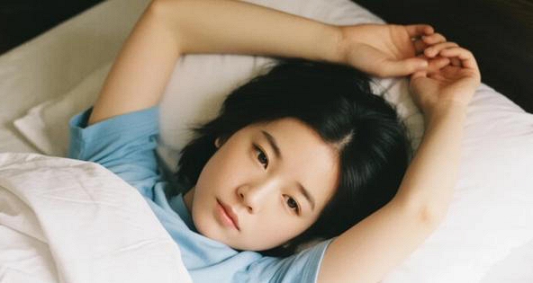 Một tư thế ngủ kỳ lạ nhưng nhiều người lại thấy dễ chịu và ngủ một mạch đến sáng: Nghe giải thích xong ai cũng muốn thử ngay