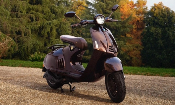 Xe Vespa giá 550 triệu đồng đẹp cỡ này!