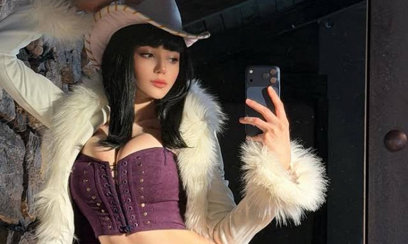 Đẹp không thua gì bản gốc, nữ coser 1,5 triệu follow 'hô biến' thành phiên bản Robin khó rời mắt