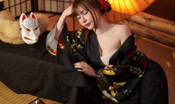 'Quẩy tưng bừng' trên nền nhạc Việt, nữ coser ngoại quốc khiến vô số anh em game thủ thích thú