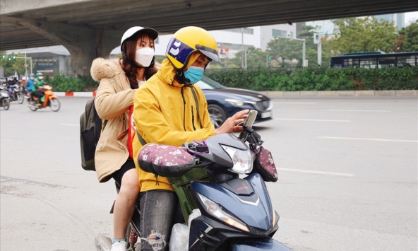 Xăng tăng giá thành 34.000đ/lít: Phí giao hàng, đặt xe công nghệ có tăng nhiều không? Mọi người cần chú ý