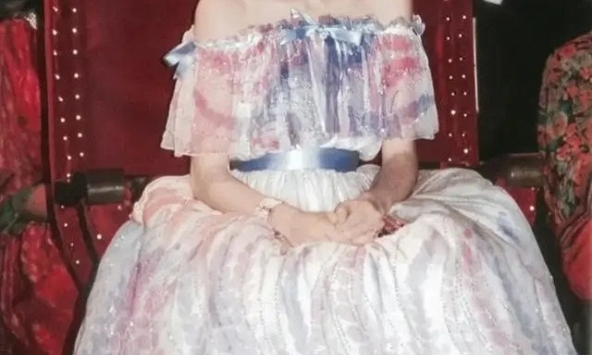 Chưa ai quên được vẻ đẹp 'Công chúa ngủ trong rừng' khuynh nước khuynh thành của Công nương Diana từ 45 năm trước