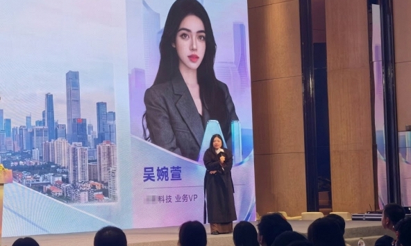 Viral nhất MXH hôm nay: Nhân viên sốc nặng trước nhan sắc 'real' của nữ chủ tịch - sự thật là gì?