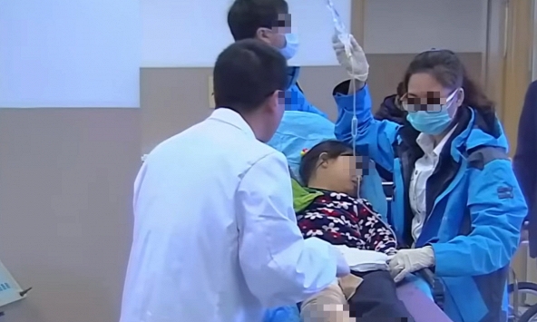 Bé gái 10 tuổi tử vong sau một tuần nhiễm 1 loại virus, bác sĩ cảnh báo: Có 4 dấu hiệu này đến bệnh viện ngay!