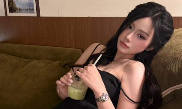 Chụp ảnh quá đẹp, hot girl được CDM ví như 'Jisoo' về Việt Nam
