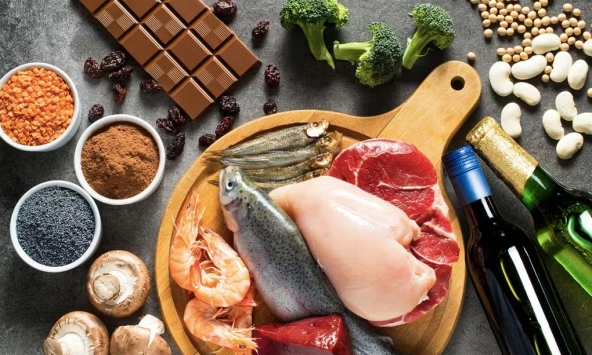 Ăn gì khi axit uric cao? Bí quyết 'đèn giao thông thực phẩm' giúp bạn thoải mái thưởng thức mà vẫn bảo vệ sức khỏe