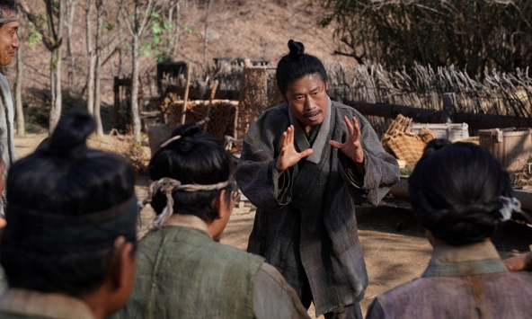 Phim điện ảnh top 1 doanh thu mọi thời đại tại Hàn Quốc 'Dưới Bóng Điện Hạ' chuẩn bị đổ bộ rạp Việt