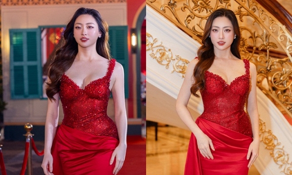 Lương Thùy Linh đi dọc hành lang, vẫn xinh đẹp rực rỡ