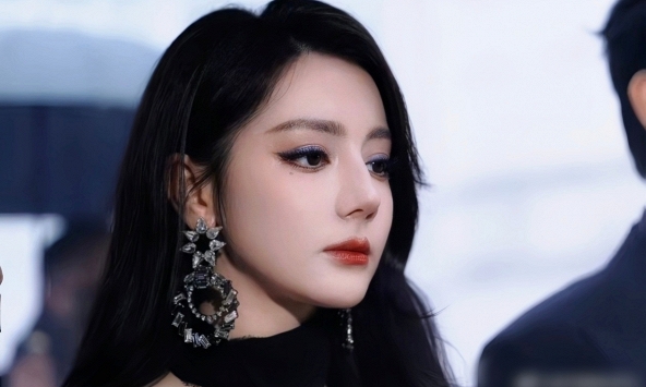 Phép màu cũng không cứu nổi Địch Lệ Nhiệt Ba