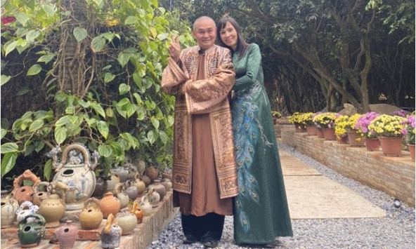 Danh hài Xuân Hinh: '30 năm qua, tình yêu của tôi vẫn đẹp, cô gái Phương Lan cũng vẫn đẹp'