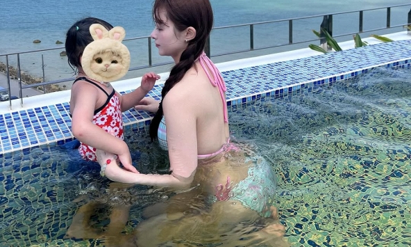 Nữ ca sĩ gen Z bí mật sinh 2 con không cho cả nước biết, đẻ con đầu lòng khi mới 22 tuổi